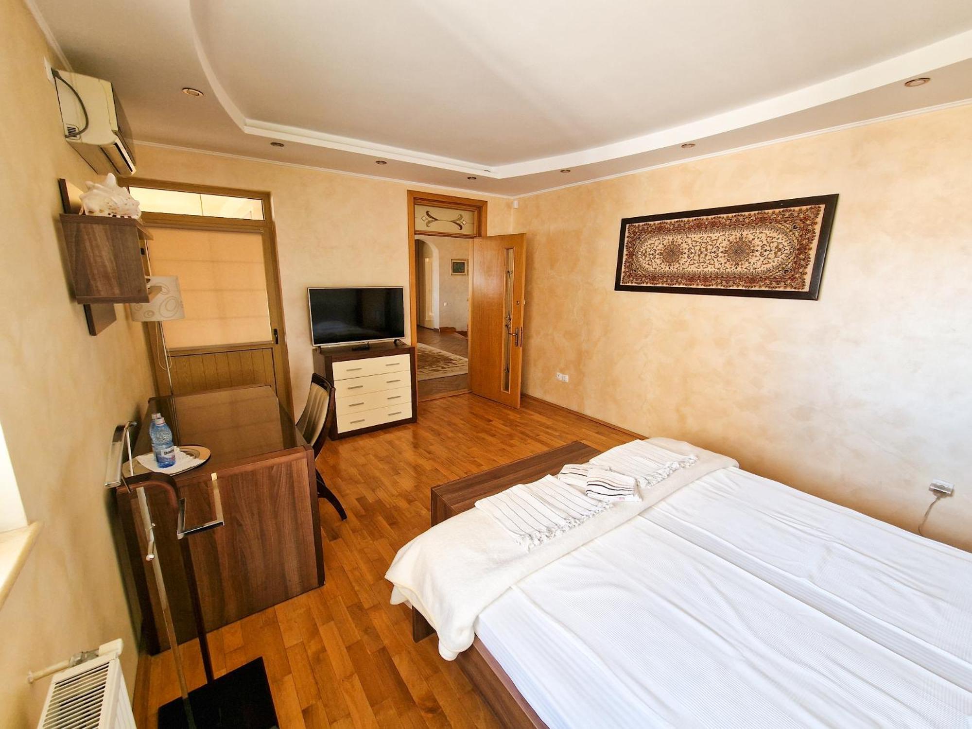 Casa Edwin Bed & Breakfast Constanta Exterior photo